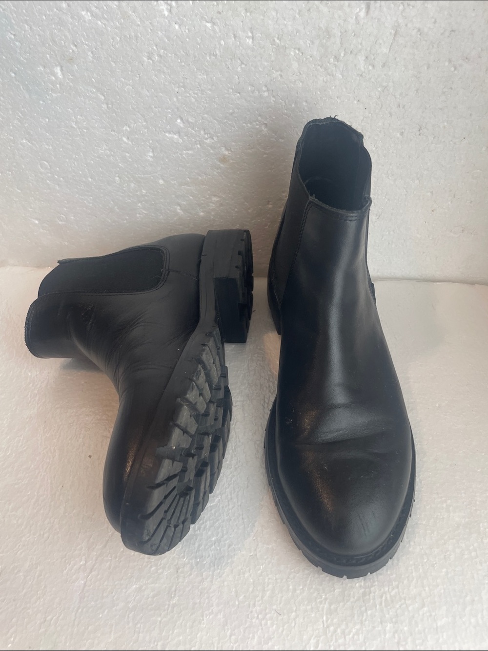 Steve Madden Leopold Black Leather Booties boots low heel women’s size 7 1/2 - Picture 9 of 13